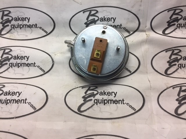 Pressure switch for Baxter Rack Oven, Model: OV210G-M2